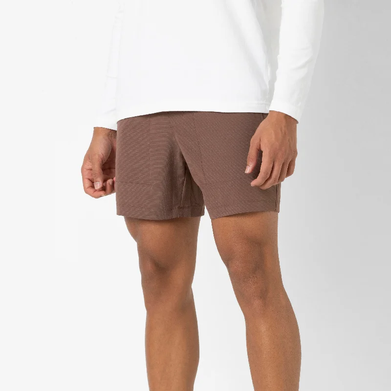 Men's checkered pattern wool shorts for a stylish winter layering optionGuide Short