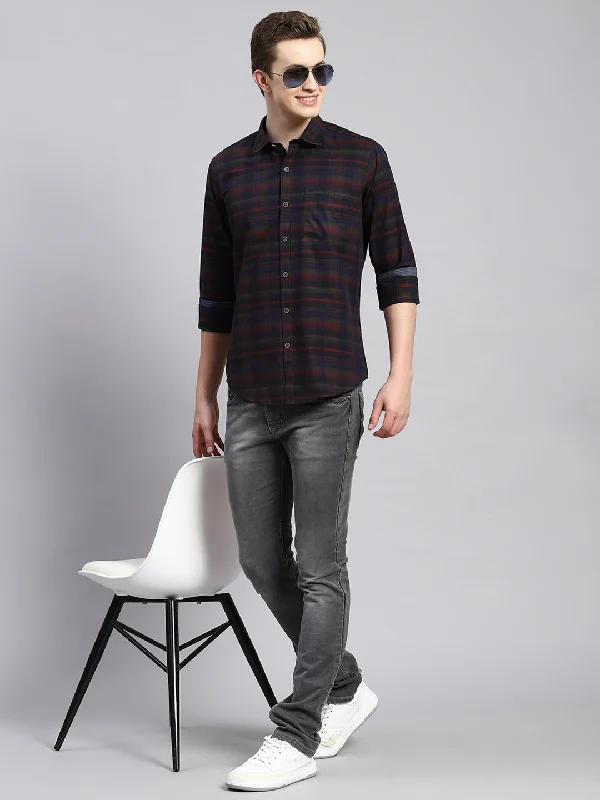 Men's Short - Sleeve Linen Casual Shirts in Light Khaki for a Breathable Summer OptionMen Maroon Check Shirt Men's Short - Sleeve Linen Casual Shirts in Light Khaki for a Breathable Summer OptionMen Maroon Check Shirt