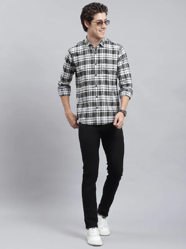 Men's Stretch - Fabric Casual Shirts in Navy Blue for a Comfortable and Flexible FitMen Olive Check Shirt Men's Stretch - Fabric Casual Shirts in Navy Blue for a Comfortable and Flexible FitMen Olive Check Shirt