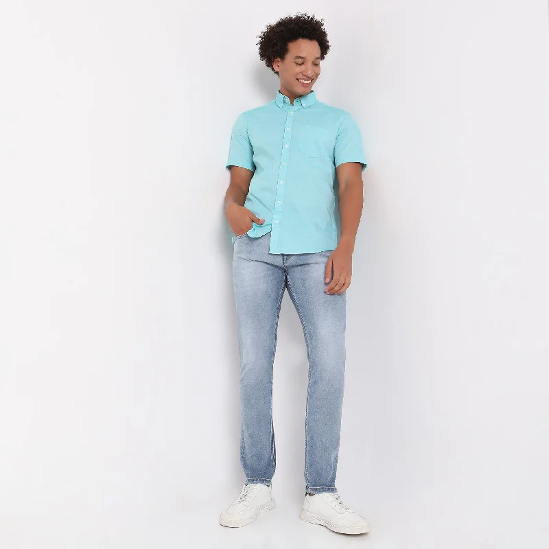 Men's Button - Down Oxford Casual Shirts in Crisp White for a Classic and Versatile StyleRegular Fit Solid Shirt
