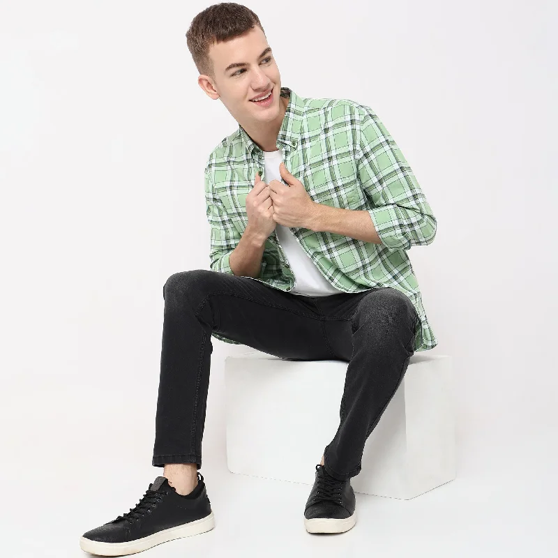 Men's Button - Down Oxford Casual Shirts in Crisp White for a Classic and Versatile StyleSlim Fit Checkered Shirt Men's Button - Down Oxford Casual Shirts in Crisp White for a Classic and Versatile StyleSlim Fit Checkered Shirt