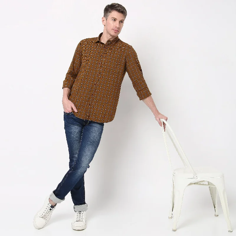 Men's Distressed Denim Casual Shirts with Frayed Edges for a Trendy and Rugged LookSlim Fit Checkered Shirt Men's Distressed Denim Casual Shirts with Frayed Edges for a Trendy and Rugged LookSlim Fit Checkered Shirt
