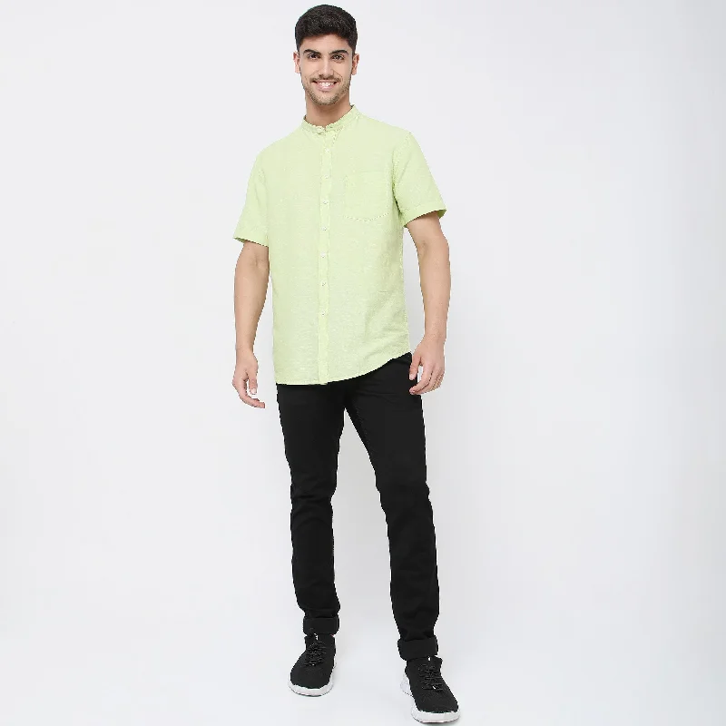 Men's Long - Line Oversized Casual Shirts in Dark Gray for a Relaxed and Modern LookSlim Fit Solid Shirt Men's Long - Line Oversized Casual Shirts in Dark Gray for a Relaxed and Modern LookSlim Fit Solid Shirt