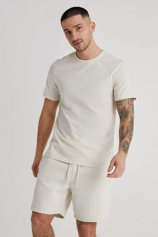 Men's Colored Jeans in Burgundy for a Bold and Fashion - Forward LookAston crew neck t-shirt in Dove Men's Colored Jeans in Burgundy for a Bold and Fashion - Forward LookAston crew neck t-shirt in Dove