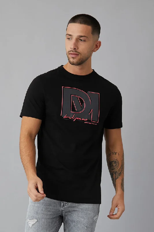 Men's Low - Rise Jeans in a Light Wash for a Casual and Youthful LookFusion Printed crew neck t-shirt in BLACK Men's Low - Rise Jeans in a Light Wash for a Casual and Youthful LookFusion Printed crew neck t-shirt in BLACK