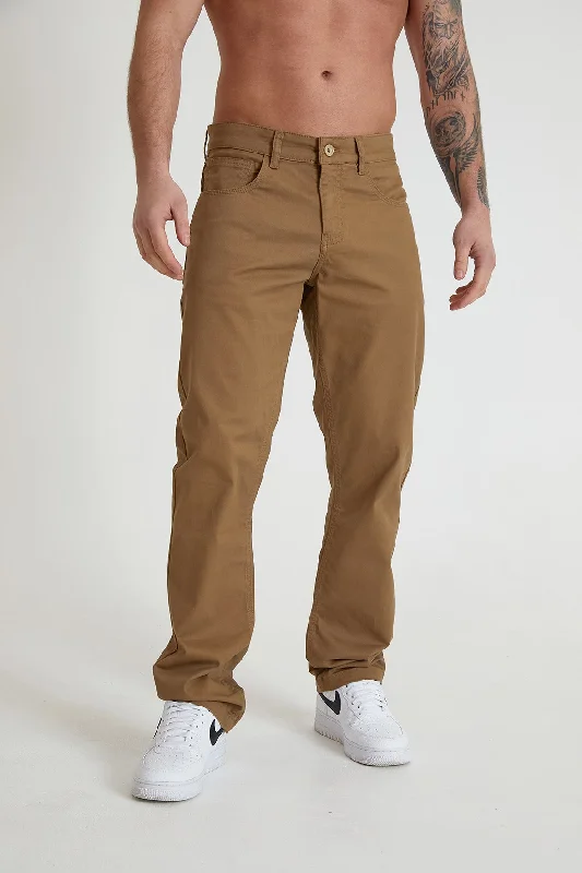 Men's Colored Jeans in Burgundy for a Bold and Fashion - Forward LookHawkins 5 pocket chino pant in premium cotton twill - Otter Men's Colored Jeans in Burgundy for a Bold and Fashion - Forward LookHawkins 5 pocket chino pant in premium cotton twill - Otter