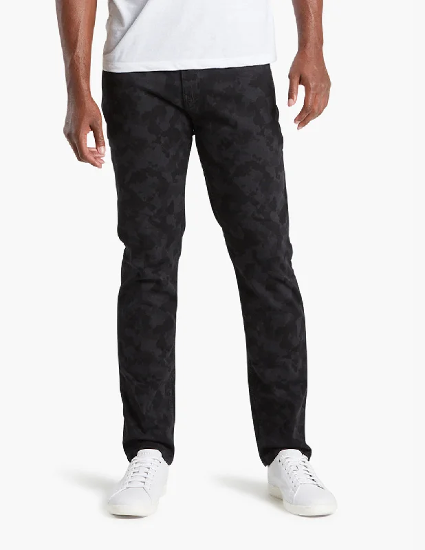 Men's Low - Rise Jeans in a Light Wash for a Casual and Youthful LookBlack Camos