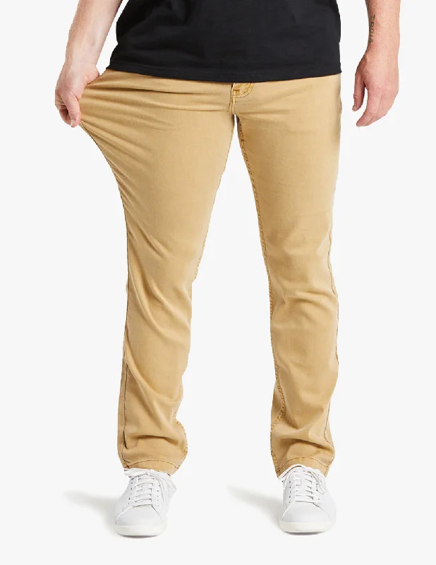 Men's Slim Fit Stretch Jeans in Dark Wash for a Modern and Comfortable LookScouts