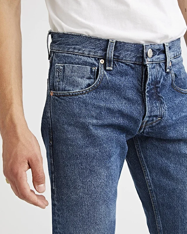 Men's Jeans with a Frayed Hem for a Casual and Effortless StylePablo Topanga