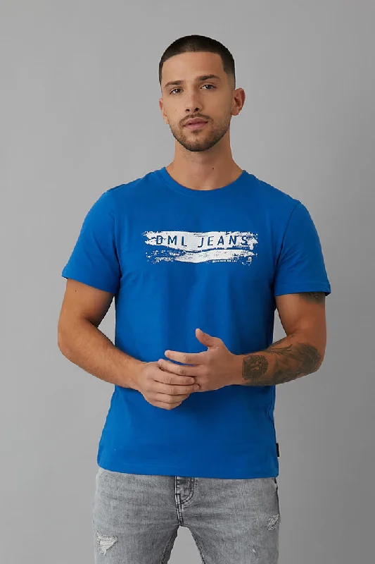 Men's Cargo Jeans with Multiple Pockets for a Practical and Outdoor - Friendly LookScore Printed crew neck t-shirt in Admiral Men's Cargo Jeans with Multiple Pockets for a Practical and Outdoor - Friendly LookScore Printed crew neck t-shirt in Admiral