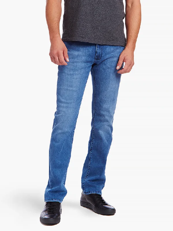 Men's Slim Fit Stretch Jeans in Dark Wash for a Modern and Comfortable LookSlim Staple Jeans Men's Slim Fit Stretch Jeans in Dark Wash for a Modern and Comfortable LookSlim Staple Jeans