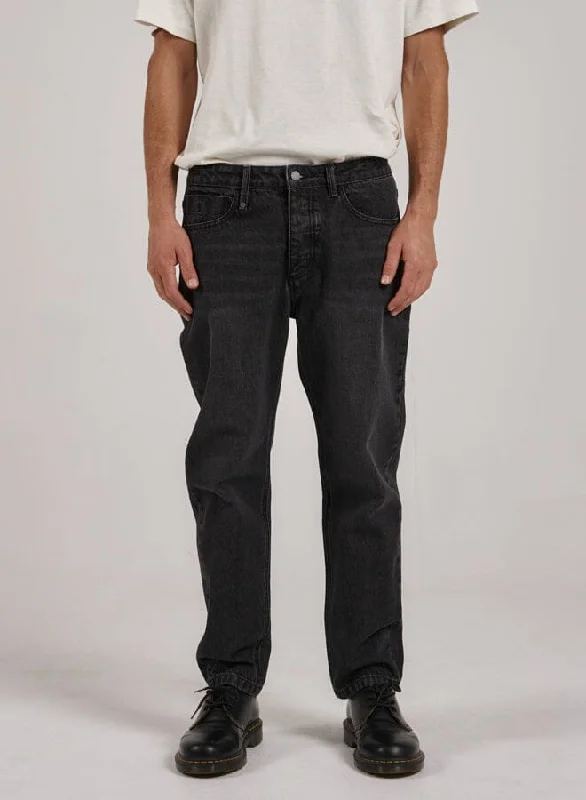 Men's Jeans with a Frayed Hem for a Casual and Effortless StyleUnchopped Denim Jean - Smoke Black Men's Jeans with a Frayed Hem for a Casual and Effortless StyleUnchopped Denim Jean - Smoke Black