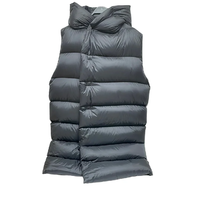 Down - filled men jackets in bright colors for winter fashionRick Owens/Puffer Vest/44/Nylon/BLK/LONG PUFFER VEST STROBE FW 22 Down - filled men jackets in bright colors for winter fashionRick Owens/Puffer Vest/44/Nylon/BLK/LONG PUFFER VEST STROBE FW 22