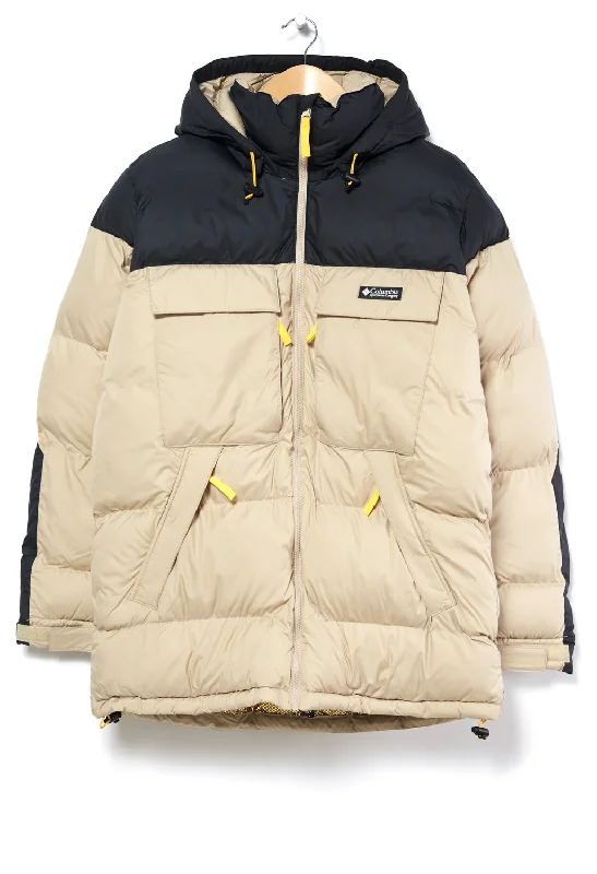 Lightweight men jackets made from recycled nylon for eco - friendly travelColumbia Men's Ballistic Ridge Oversized Puffer Jacket - Ancient Fossil Lightweight men jackets made from recycled nylon for eco - friendly travelColumbia Men's Ballistic Ridge Oversized Puffer Jacket - Ancient Fossil