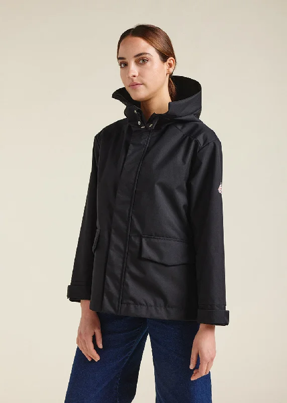 Slim - fit leather men jackets with a distressed finish for a rugged lookParka courte impérmeable femme Pyrenex Cindy Black Slim - fit leather men jackets with a distressed finish for a rugged lookParka courte impérmeable femme Pyrenex Cindy Black