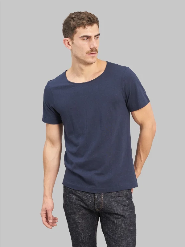 Men's high - collar polo shirts with a modern twistMerz b. Schwanen 114 1920s 5.5oz Loopwheeled Classic Fit T-Shirt Ink Blue Men's high - collar polo shirts with a modern twistMerz b. Schwanen 114 1920s 5.5oz Loopwheeled Classic Fit T-Shirt Ink Blue