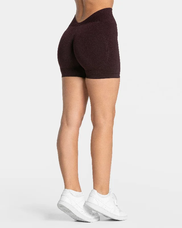 Men's pleated front twill shorts for a classic and sophisticated appearance Essence V-Back Covert Scrunch Short "Merlot" Men's pleated front twill shorts for a classic and sophisticated appearance Essence V-Back Covert Scrunch Short "Merlot"